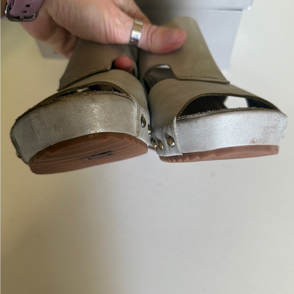 Antelope Silver Studded Mules women’s size 41/10 - Picture 8 of 11